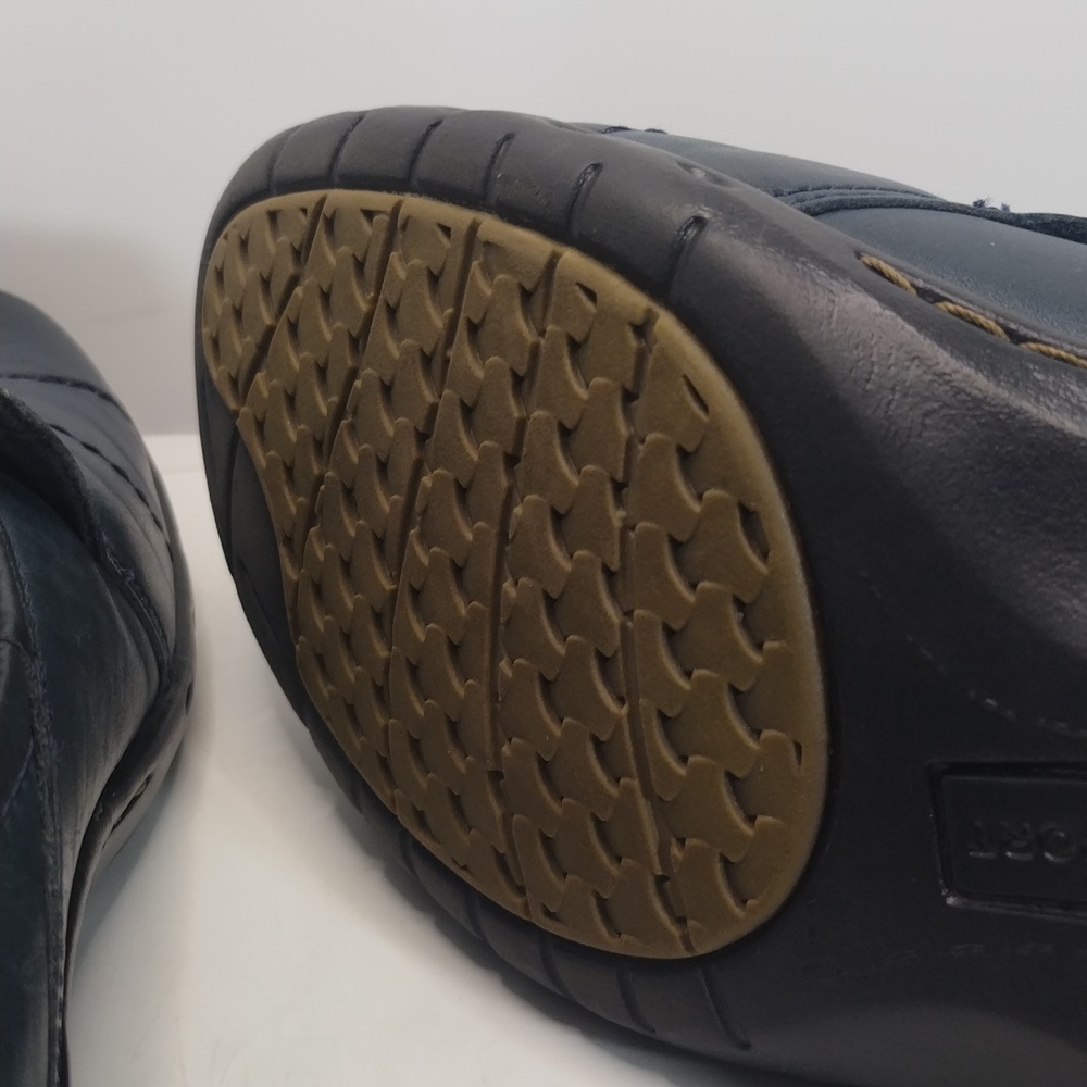 Cobb Hill Leather Loafer - Picture 6 of 11